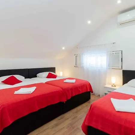 Casa de Férias Holiday Prizba 1 *